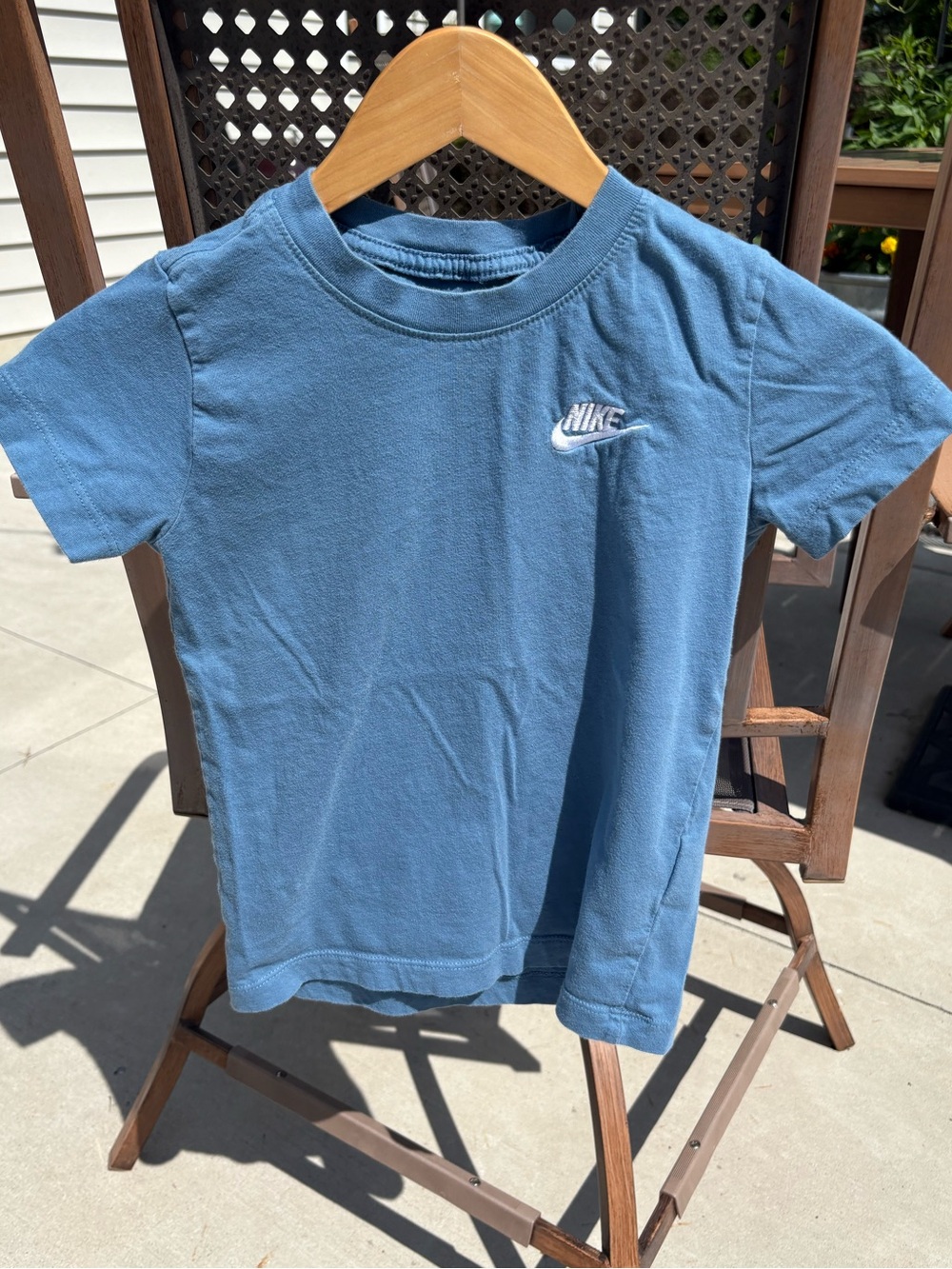 Nike Kids Short Sleeve T‑Shirt in Dusty Blue-XS 4